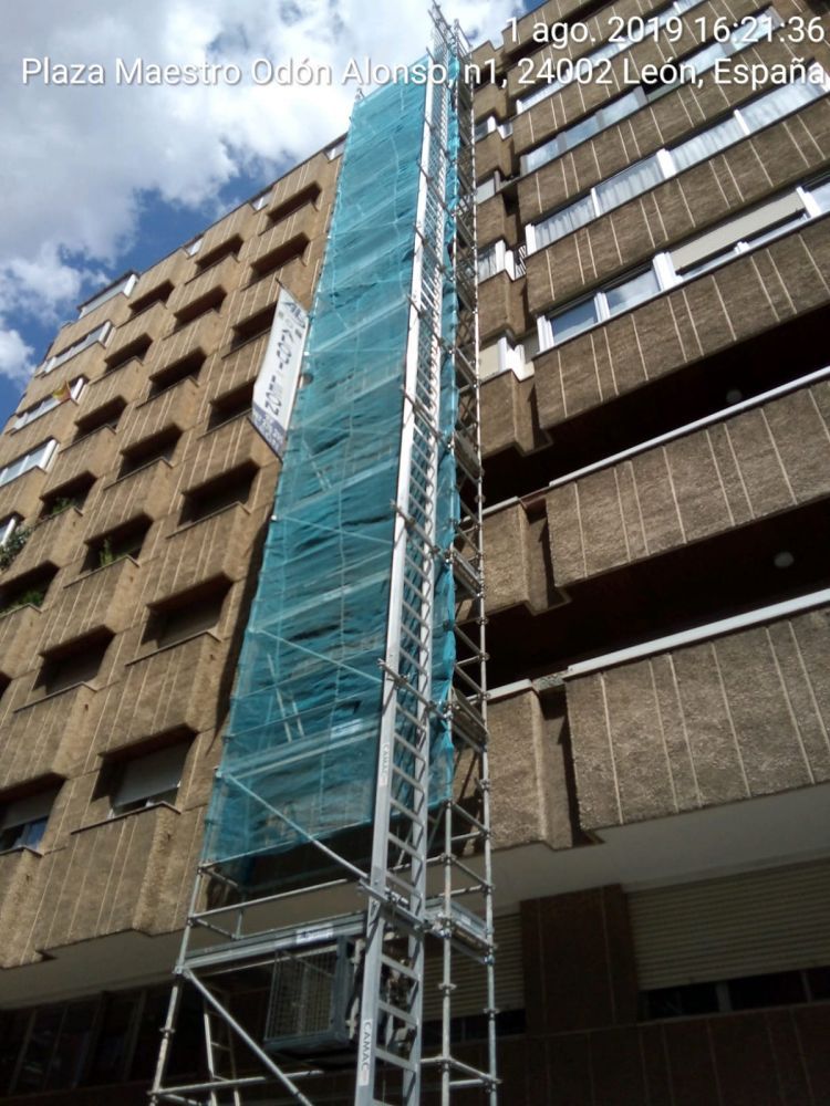 MONTACARGAS PLAZA MAESTRO ODON ALONSO